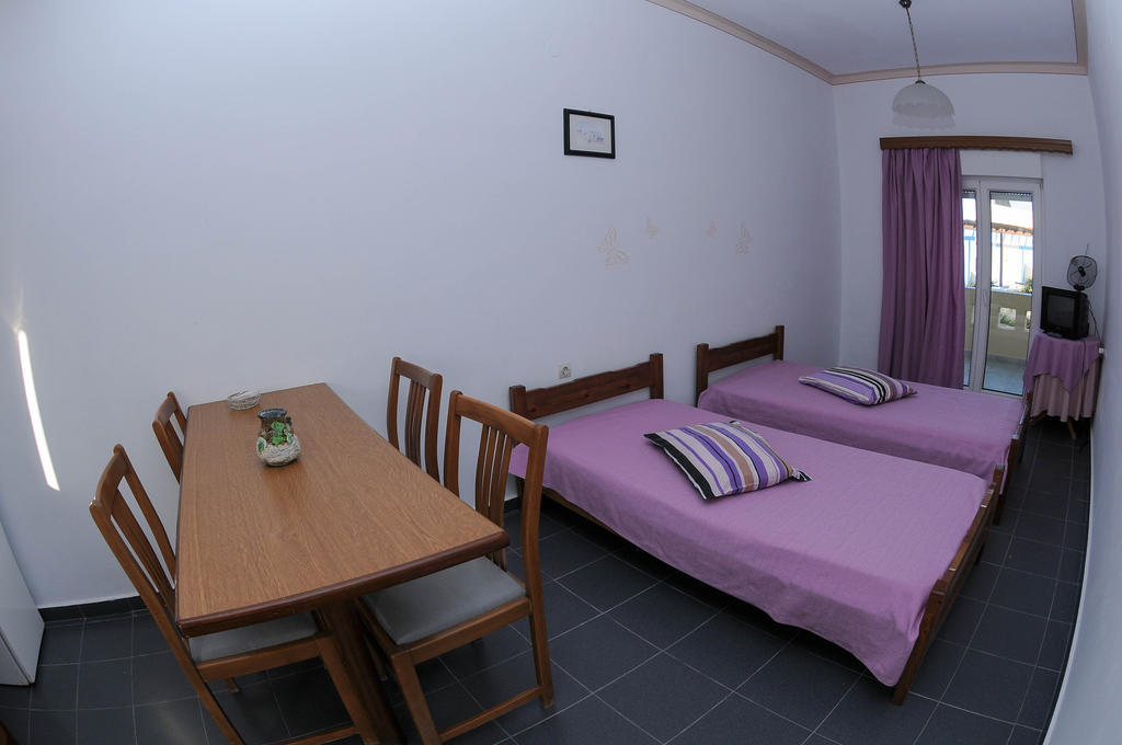 Efstathia Hotel Xirokambos  Zimmer foto