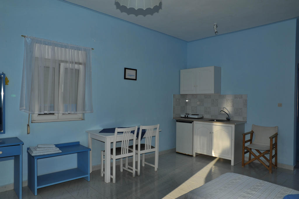 Efstathia Hotel Xirokambos  Zimmer foto