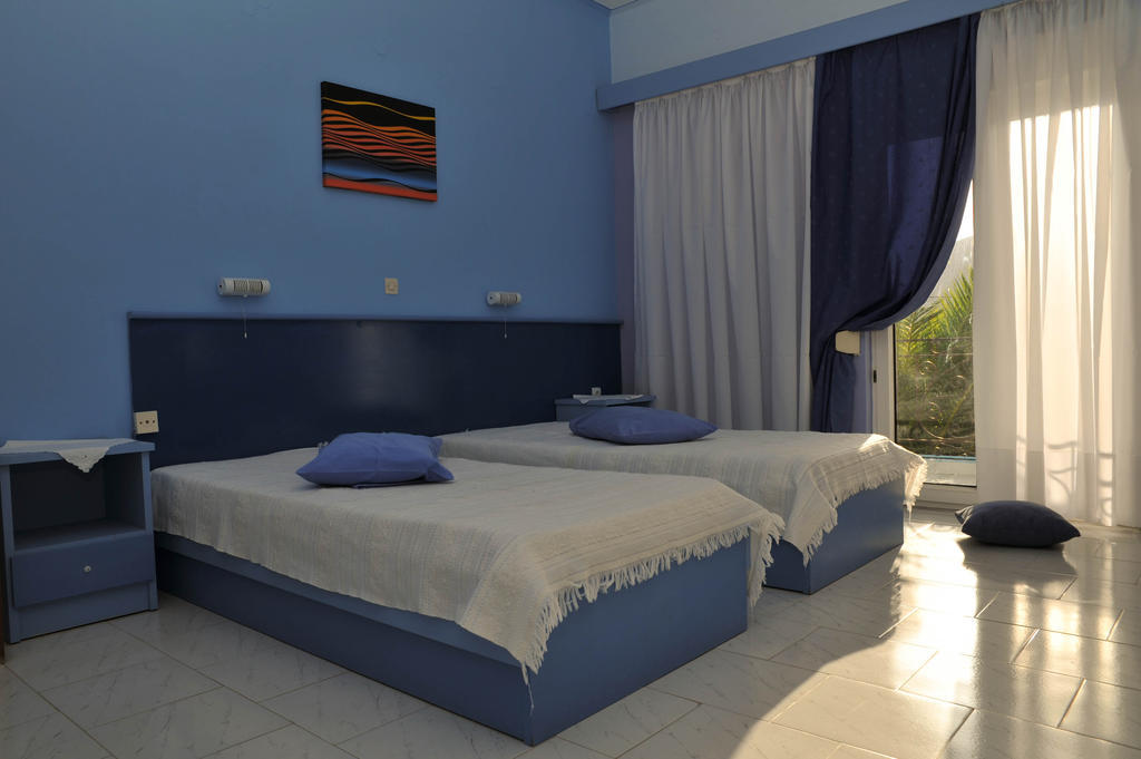 Efstathia Hotel Xirokambos  Zimmer foto